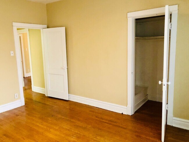 Building Photo - 4122-4124-4124 S Grand Blvd