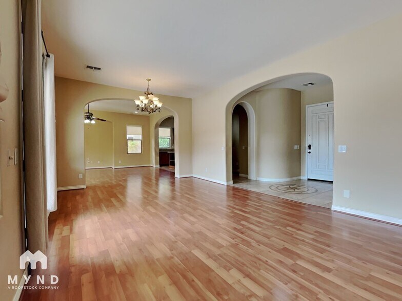 Building Photo - 2716 S Quinn Ave