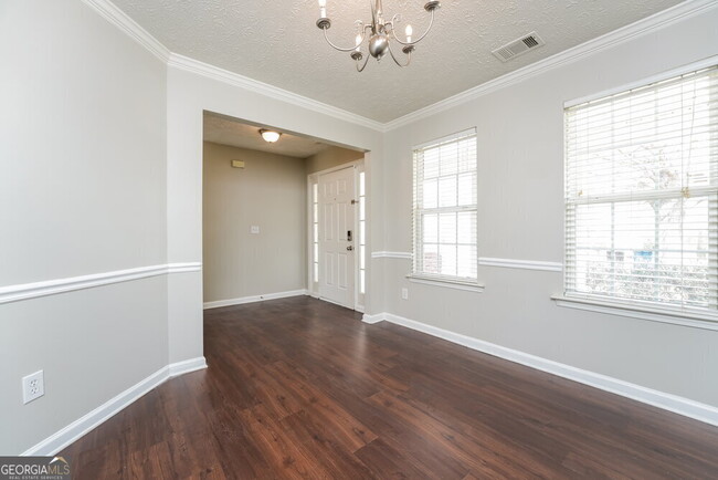 Building Photo - 1805 Neighborhood Walk
