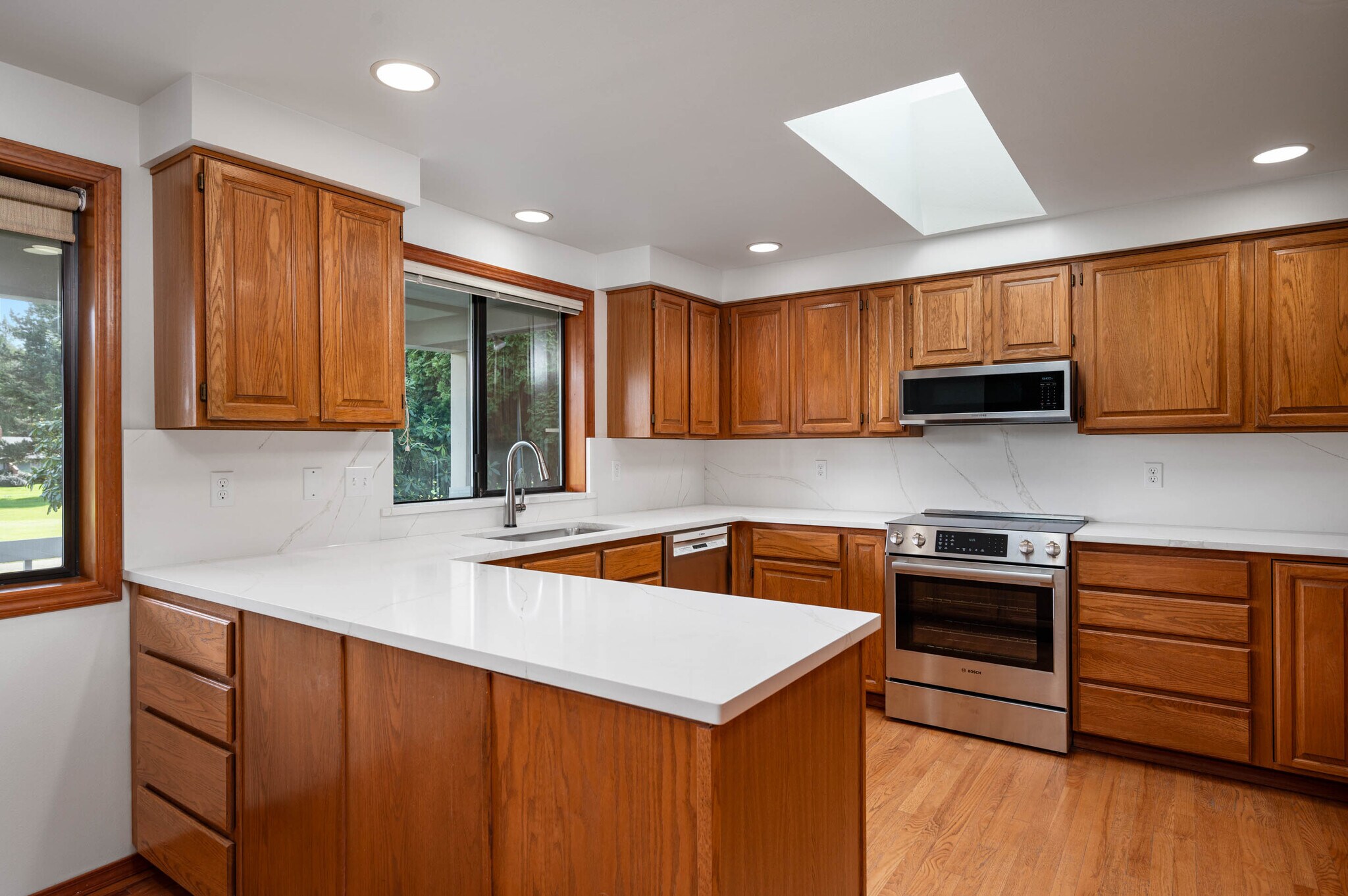 Building Photo - 12371 Rainier Dr