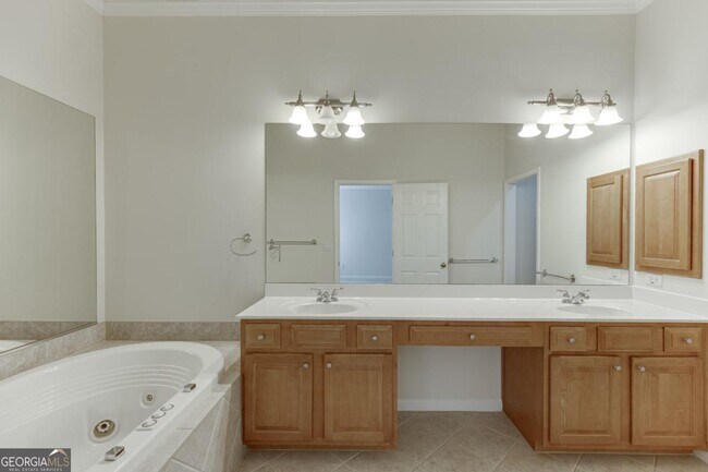 Building Photo - 7565 Grand Reunion Dr