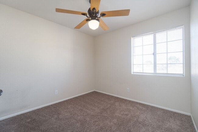 Building Photo - 1365 Crafton Ave