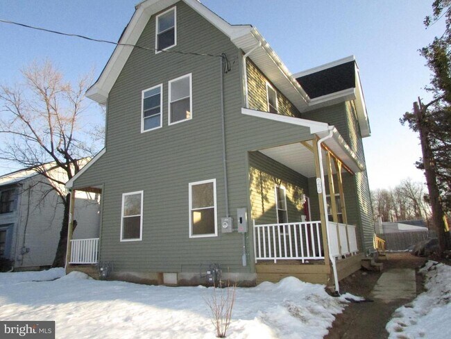 Building Photo - 20 Pine St