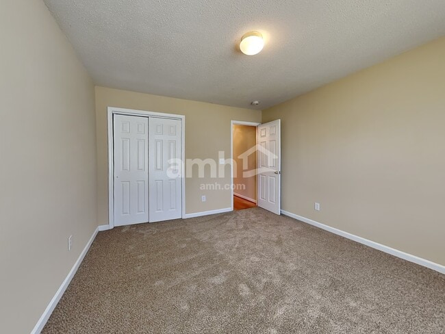 Building Photo - 273 Stone Meadow Ct