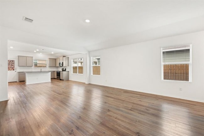 Building Photo - 148 Perfect World Lp