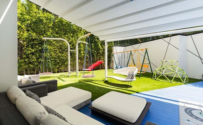 Building Photo - 9818 Hythe Ct