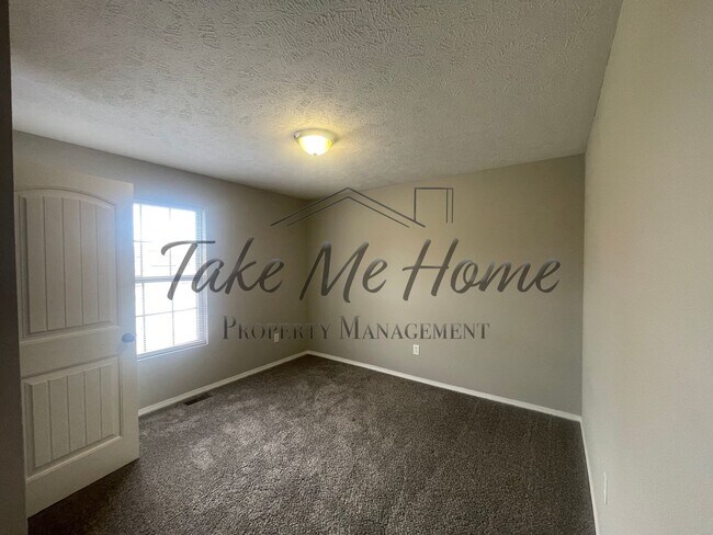 Building Photo - Updated Home in Ozark!