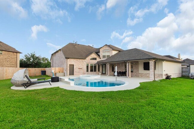 Building Photo - 1000 Bolivar Point Ln