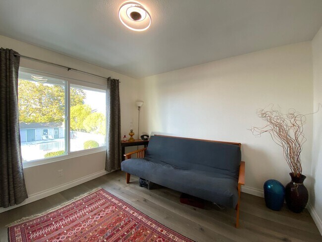 Building Photo - Stunning 3-bedroom, 2-bathroom coastal condo with Modern Custom Upgrades!