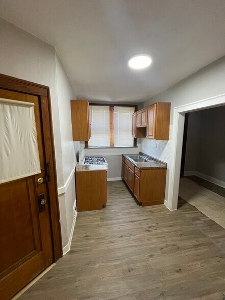 Building Photo - 3633 Dunnica Ave