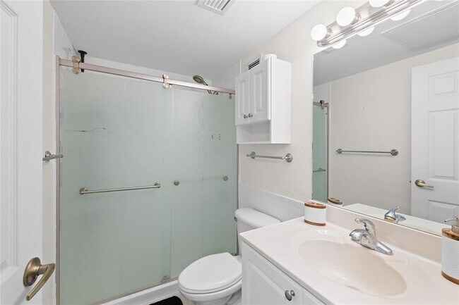 Building Photo - 2501 S Ocean Dr