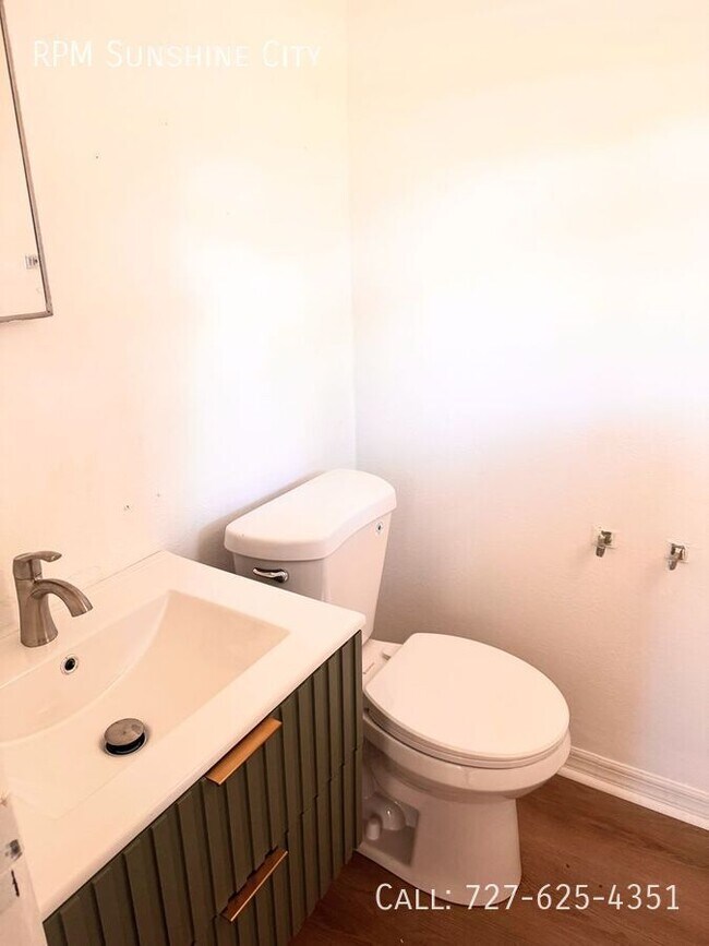 Building Photo - 11382 80th Ave N