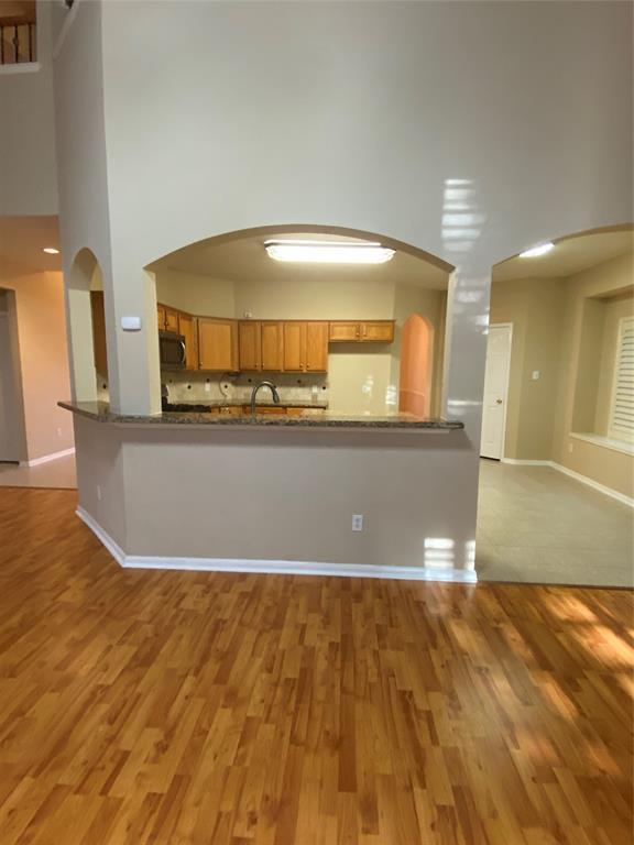 Building Photo - 2114 Winding Hollow Dr