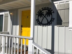 Building Photo - 602 Sunset Dr
