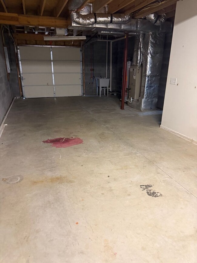 Building Photo - 2-bedroom, 1 full bath with 2-half baths Condo   Gray TN