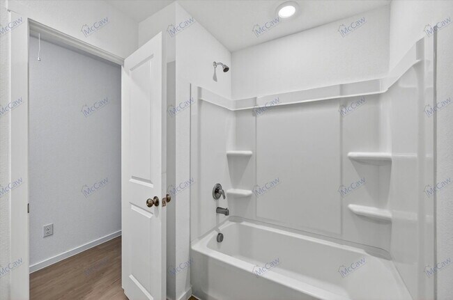 Building Photo - 4041 Arklow St
