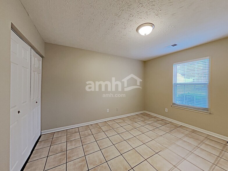 Building Photo - 247 Rockingham Dr