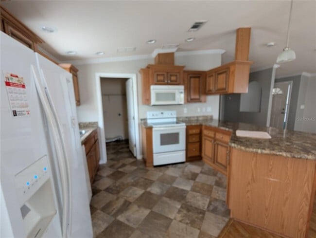 Building Photo - 9101 Fairway Loop