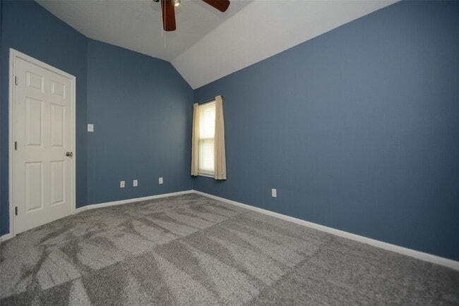 Building Photo - 5327 Willow Knoll Ct