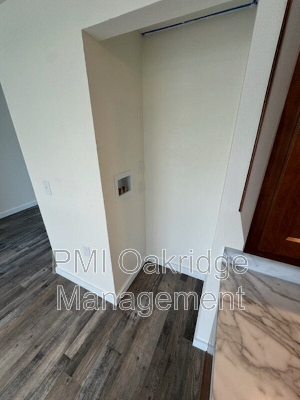 Building Photo - 167 Bevonne Ct