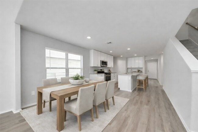 Building Photo - 4206 Tulip Oak Dr