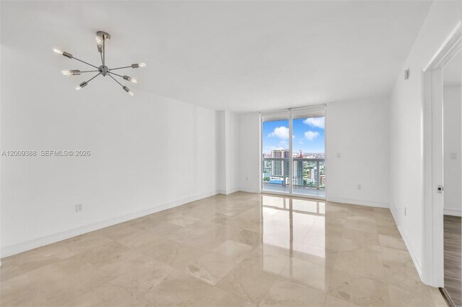 Building Photo - 1800 N Bayshore Dr