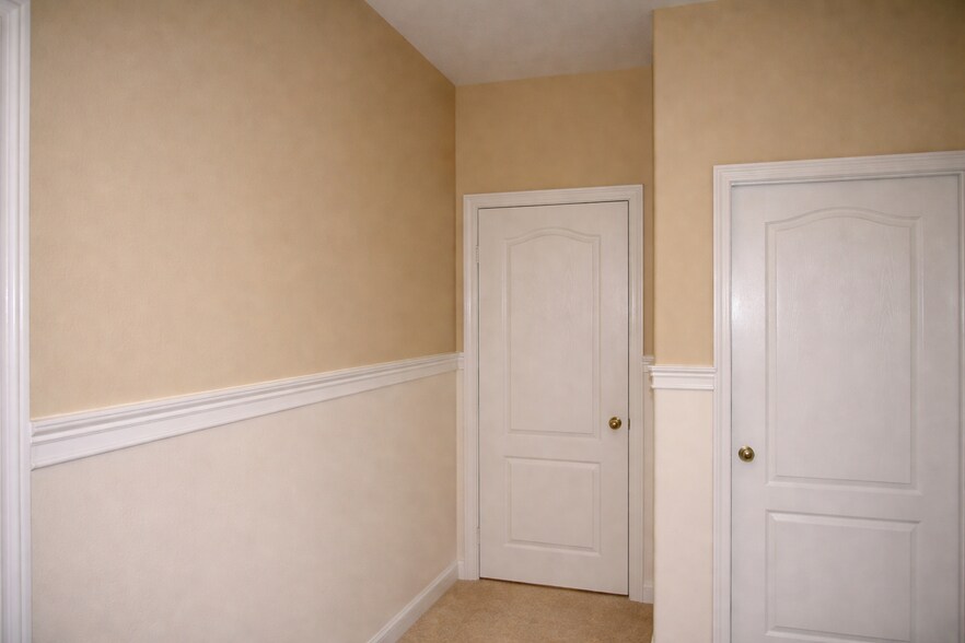 Building Photo - 27014 Carmelita Dr