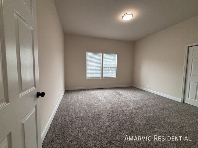 Building Photo - 106 Ridgeway St
