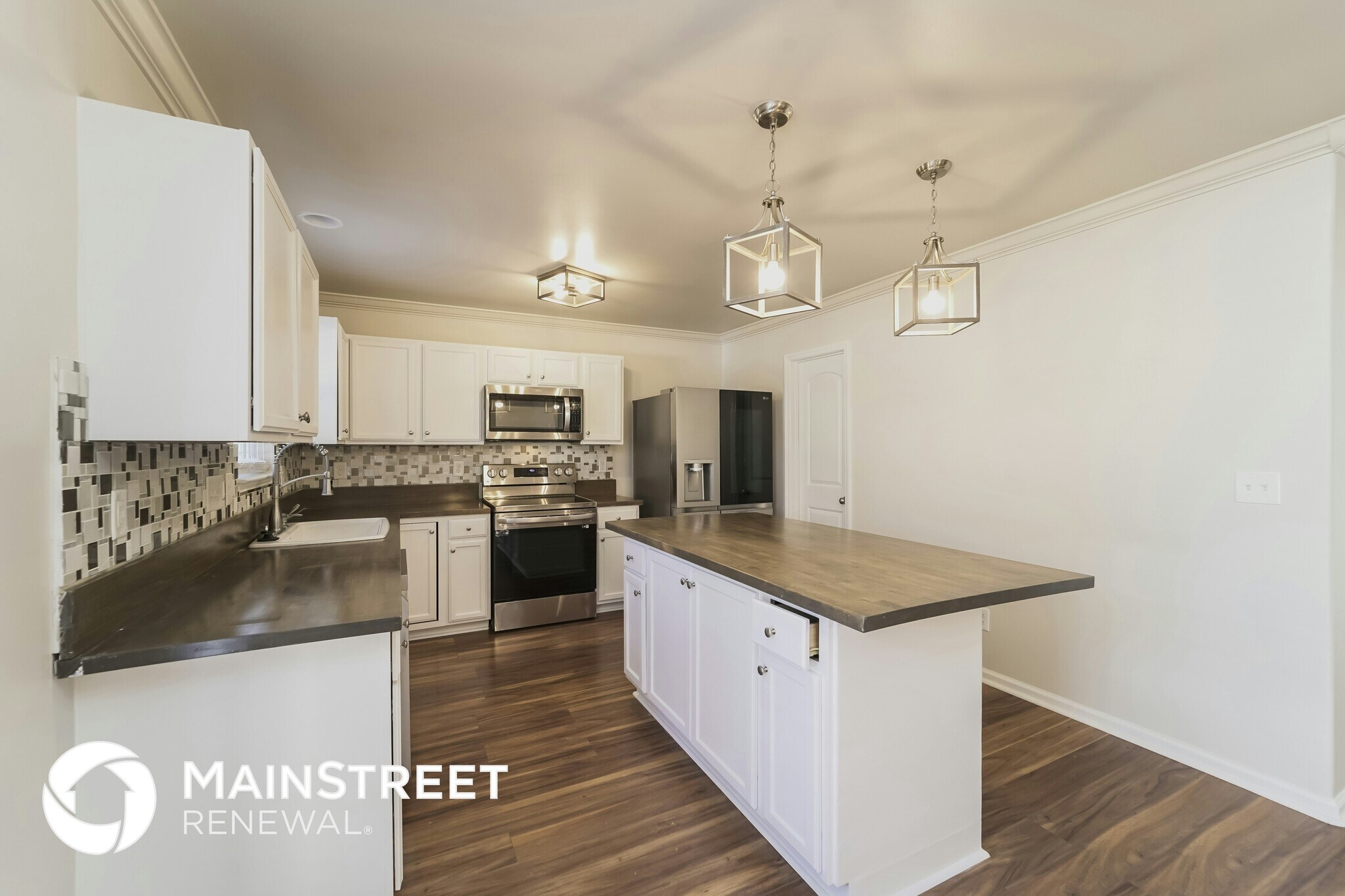 Building Photo - 13835 Circle Dr