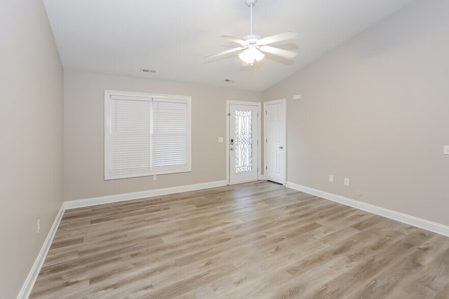 Building Photo - 950 Piney Church Rd