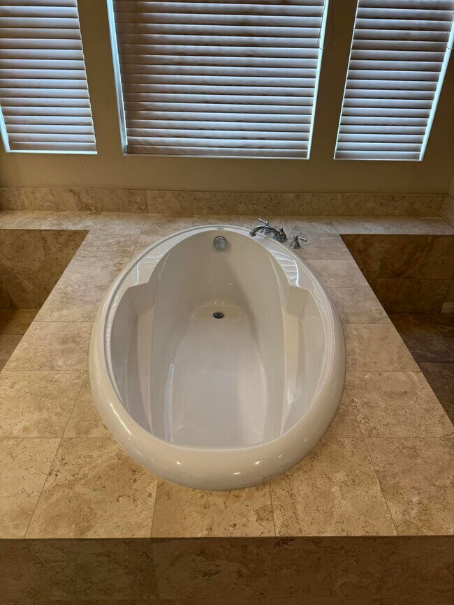 Building Photo - 60316 Aloe Cir