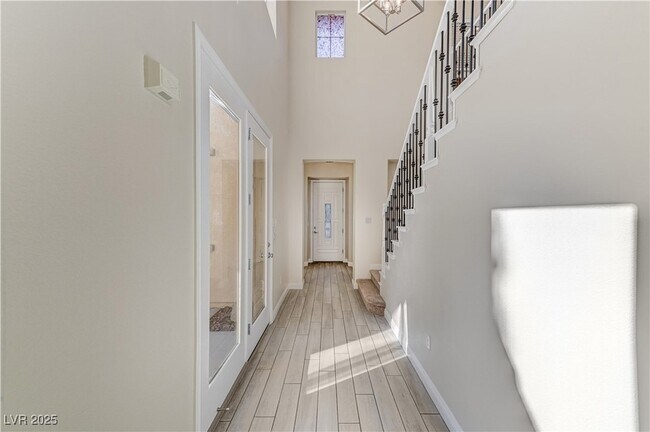 Building Photo - 536 Puenta Del Rey St