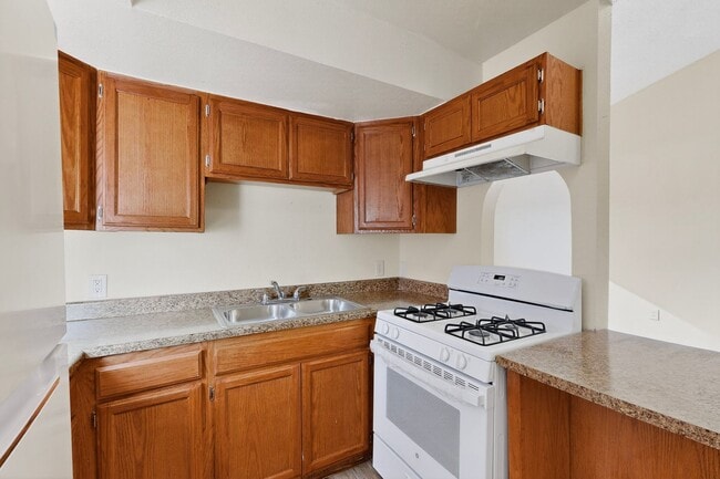 Building Photo - 3 bedroom 2 bath home in East El Paso!