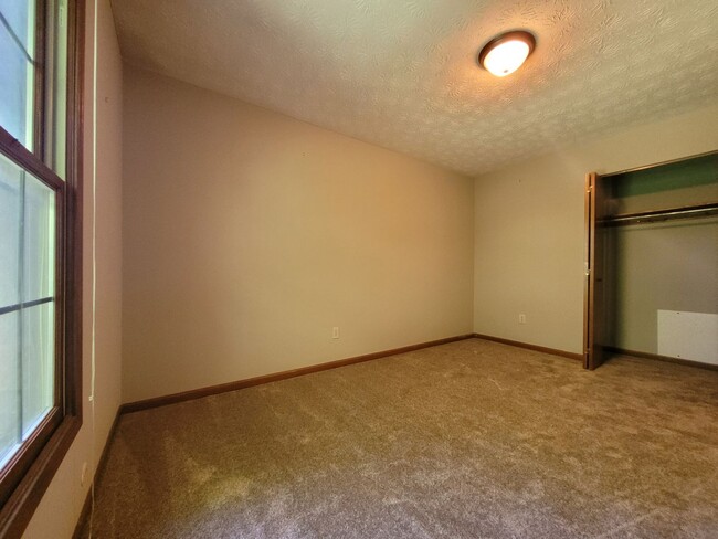 Building Photo - 3 Bedroom, 2.5 Bath Townhouse in Beavercreek!