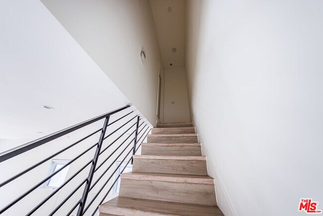 Building Photo - 1187 Crenshaw Blvd