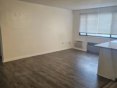 Building Photo - 11720 Edgewater Dr