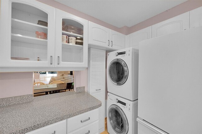 Building Photo - 724 Nantucket Cir