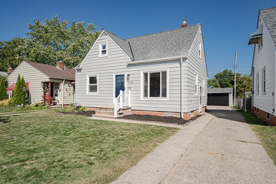 Primary Photo - 6006 Ridgewood Ave