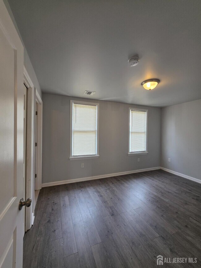 Building Photo - 503 S 20th St