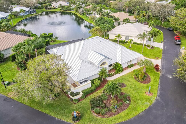 Building Photo - 8120 SE Waterway Dr