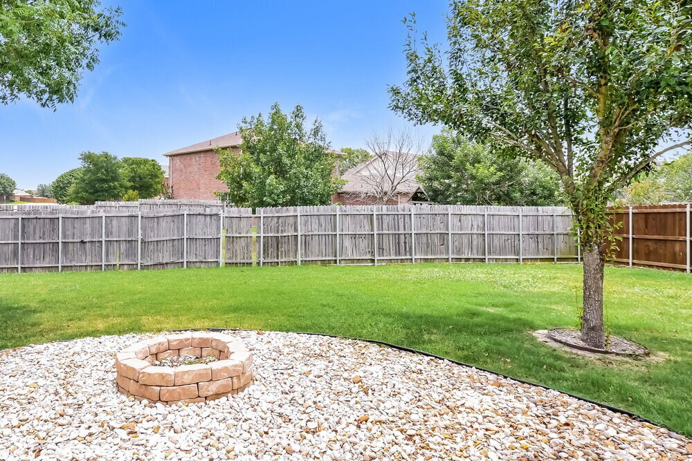 Building Photo - 1401 Buckingham Dr