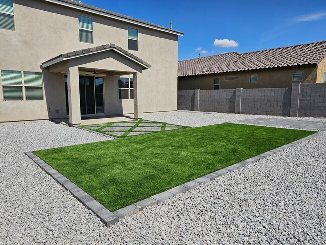 Building Photo - Newly Built 4-bed / 2.5 Bath Home in Quiet...