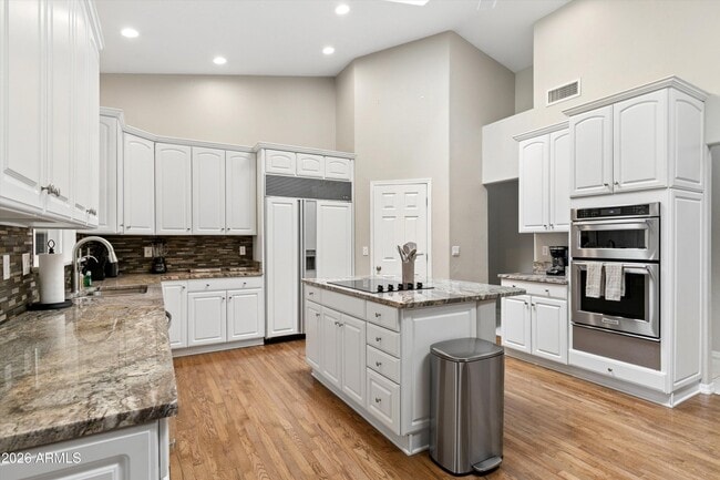Building Photo - 8611 W Foothill Dr