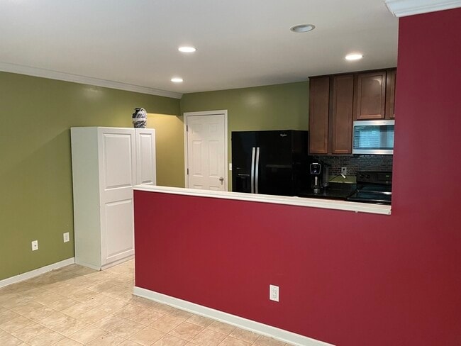 Building Photo - 329 Blythe Creek Dr