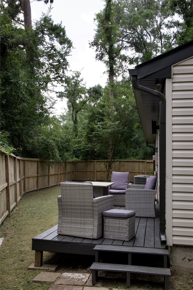 Building Photo - 14 Redberry Ct