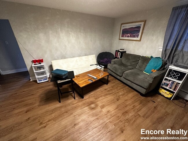 Building Photo - 63 Selkirk Rd