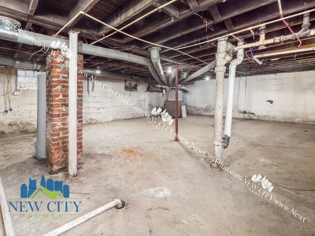 Building Photo - Newly Remodeled Three Bedroom House in Mil...