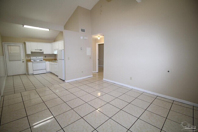 Building Photo - 907 N 77th Ave