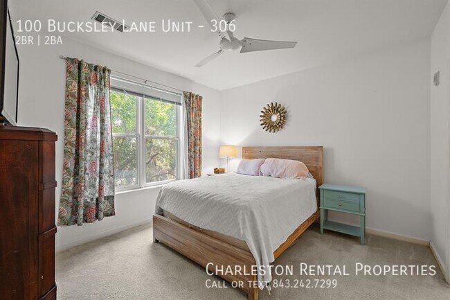 Building Photo - 100 Bucksley Ln