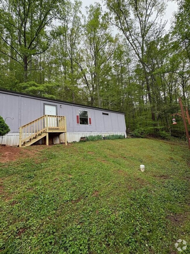 Building Photo - Nice 2 Bedroom in Candler